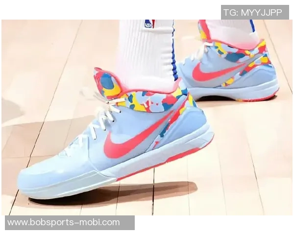 前NBA球员富尼耶推出两款专属Kobe4配色颜值如何一探究竟
