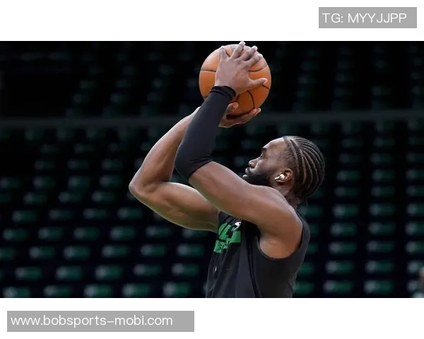 张佳玮分析杰伦布朗中投表现仅健康莱昂纳德可与之匹敌